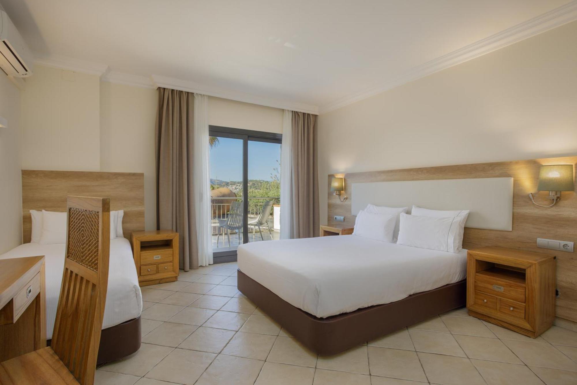 Acomodação Dupla Comfort com Cama Extra